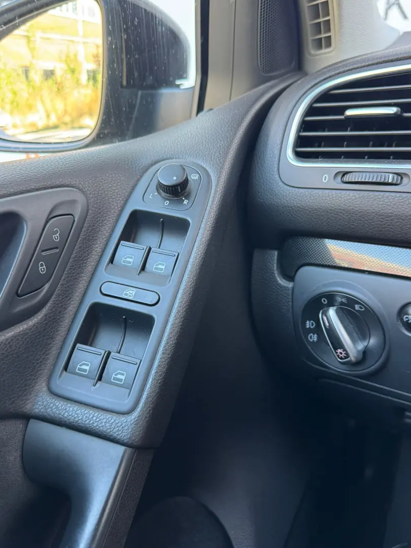 Volkswagen Golf - 2011