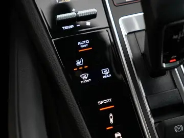 CAYENNE PLATINUM-PANO-LUFTF.-HEAD UP-BOSE-21 RS