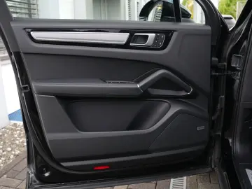 CAYENNE PLATINUM-PANO-LUFTF.-HEAD UP-BOSE-21 RS