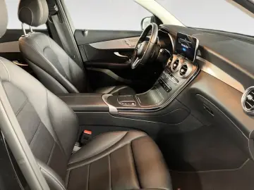 GLC 300 de 4M AHK DISTRONIC KEYLESS Memory-P LED