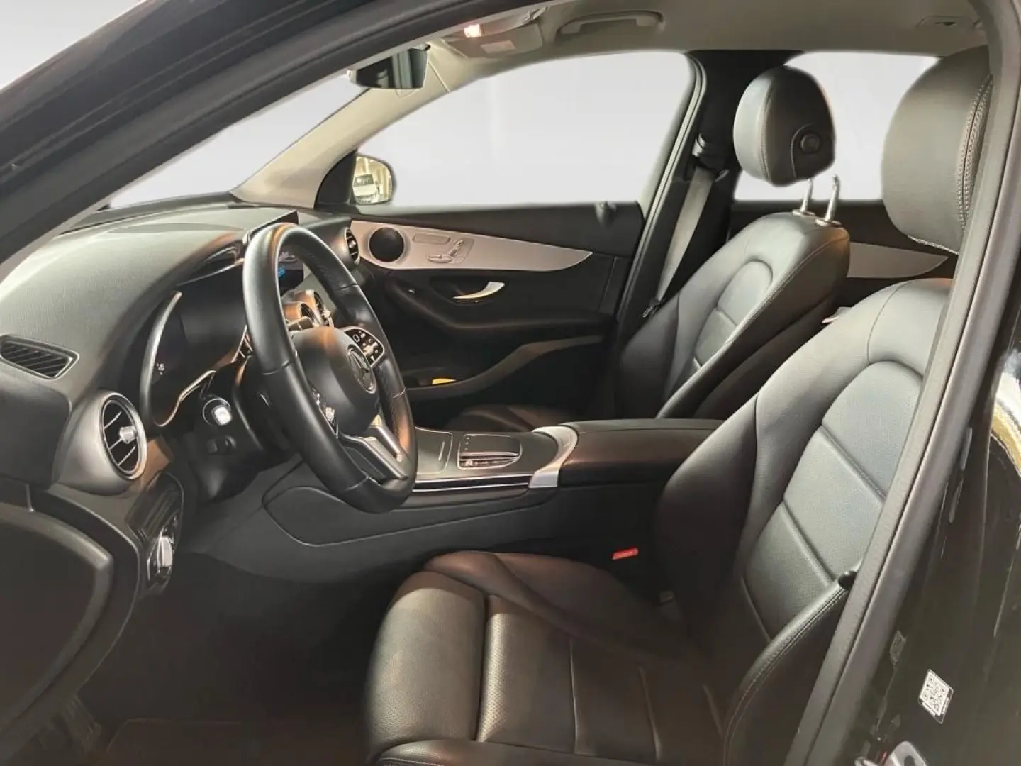 GLC 300 de 4M AHK DISTRONIC KEYLESS Memory-P LED