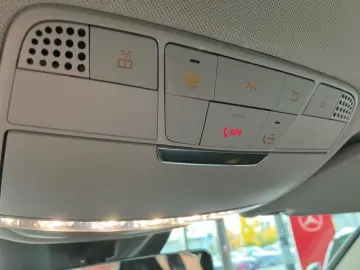 GLC 300 de 4M AHK DISTRONIC KEYLESS Memory-P LED