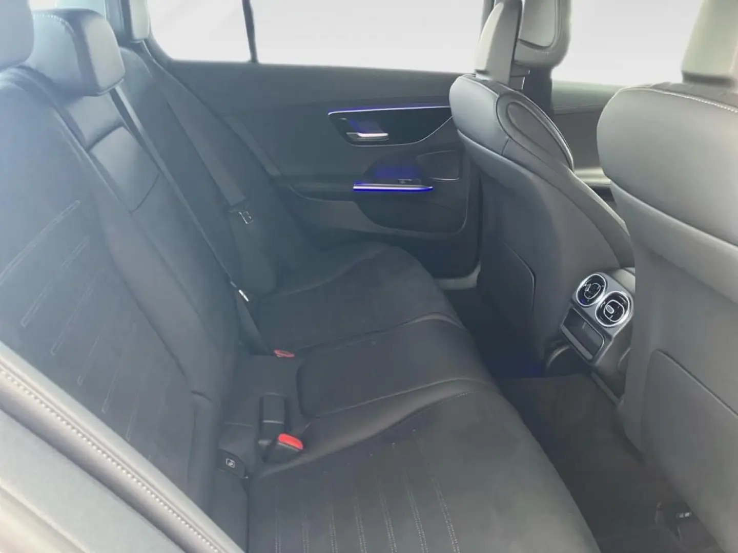 C 400 e 4M AMG-Line Night DISTRON DIGITAL-LIGHT