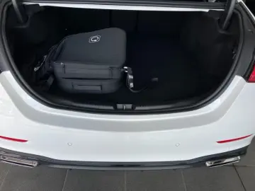 C 400 e 4M AMG-Line Night DISTRON DIGITAL-LIGHT