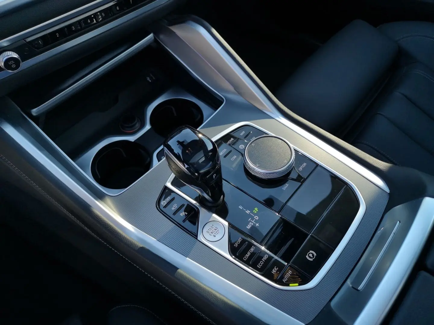 X6 xDrive 40i M Sport LASER LEDER NAVI PANO PDC