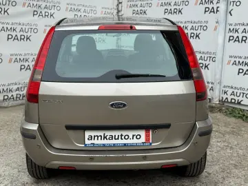 Ford Fusion –  2003