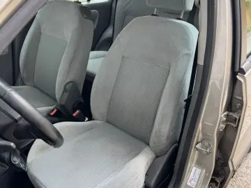 Ford Fusion –  2003