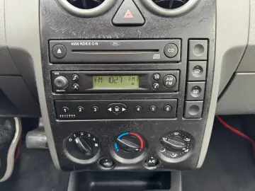 Ford Fusion –  2003