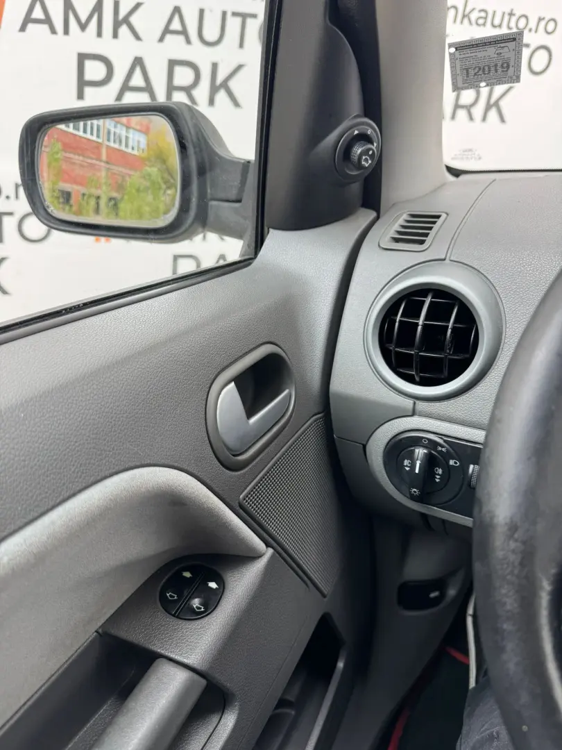 Ford Fusion –  2003