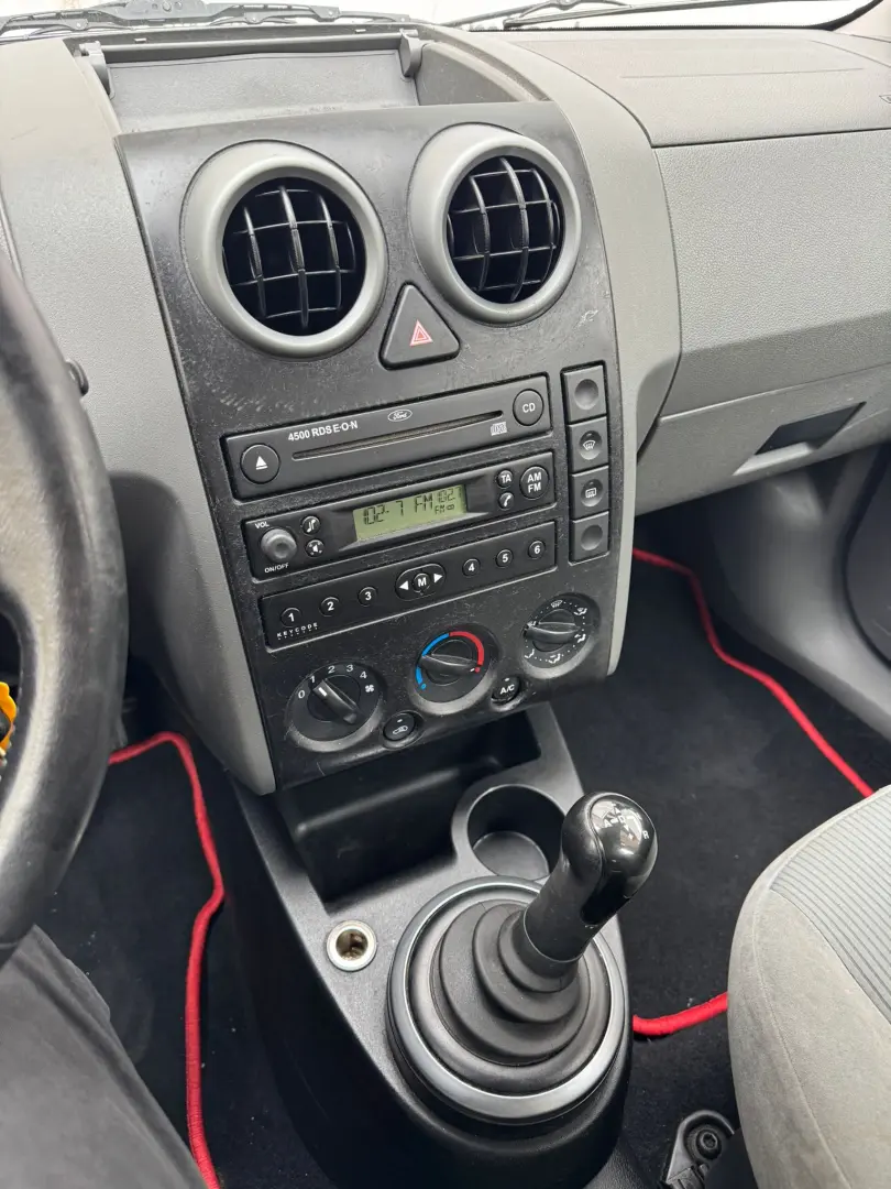 Ford Fusion –  2003