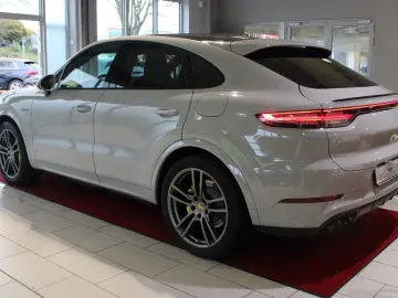 Cayenne Coupe E-Hybrid Platinum Edition  CHRONO