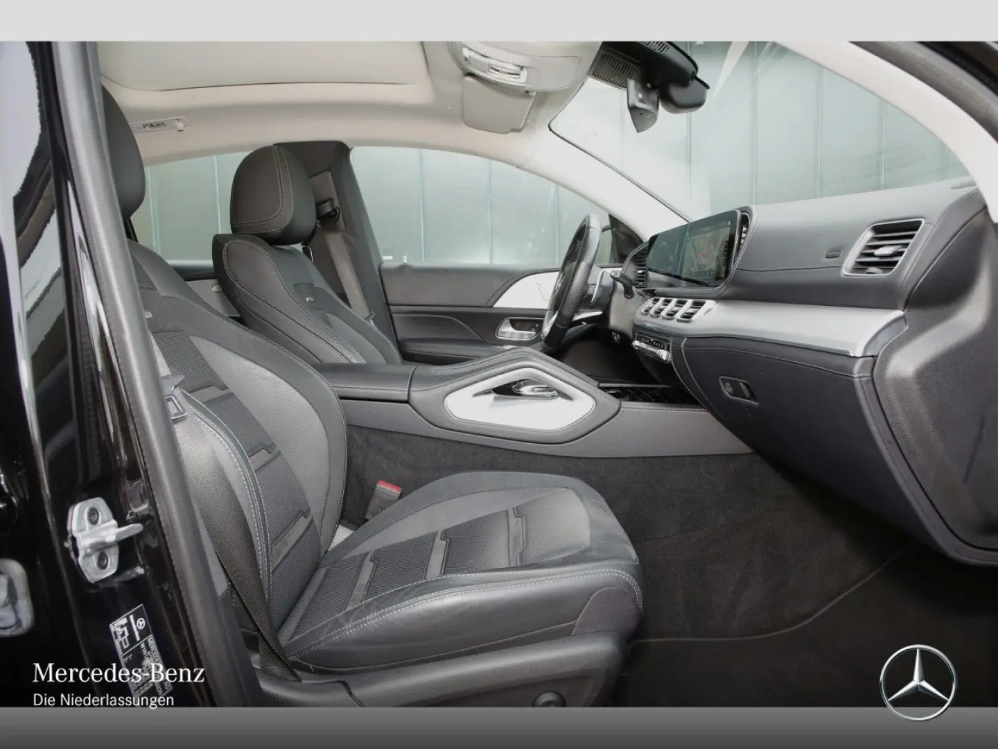 GLE 53 4M  Coupe Distr Pano 360  Burm Stand