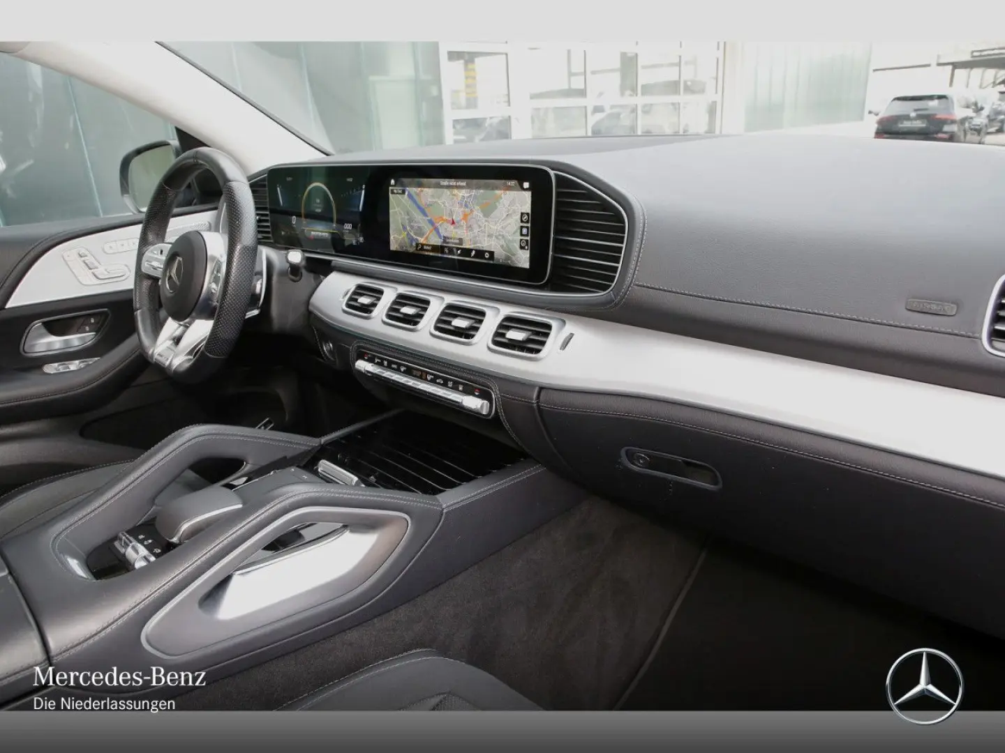 GLE 53 4M  Coupe Distr Pano 360  Burm Stand