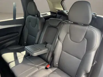 XC90 T8 AWD Plug-in Core Bright LED NAVI KAMERA