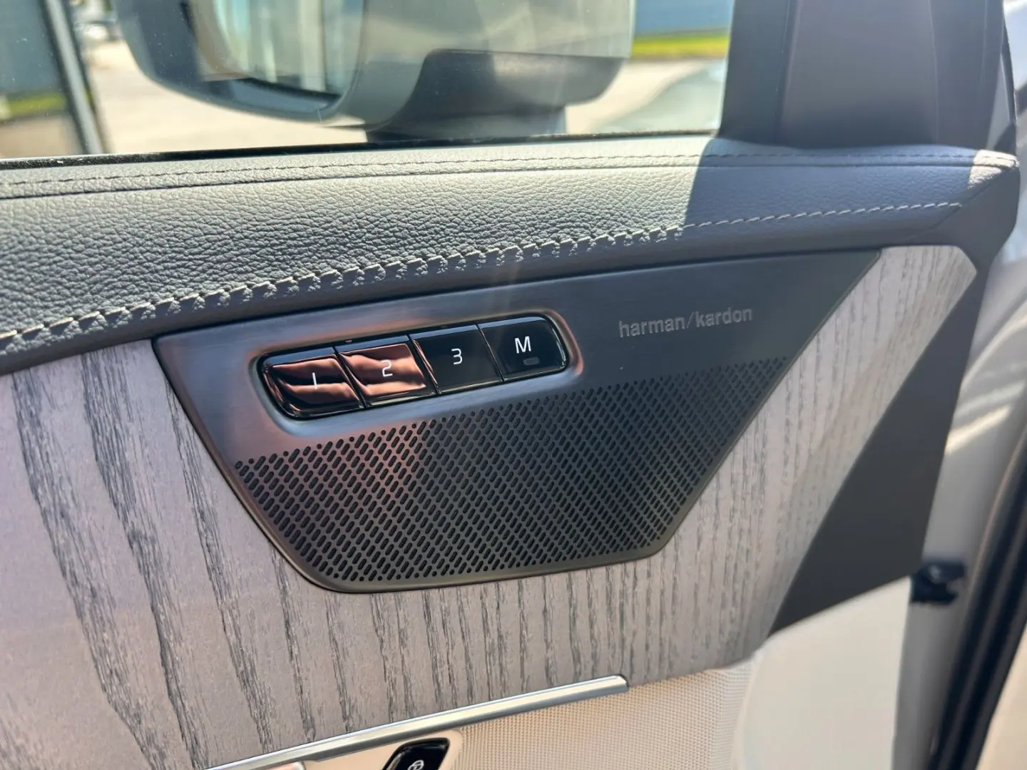 B5 AWD PLUS Bright 7sitze