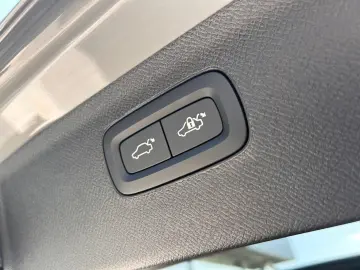 B5 AWD PLUS Bright 7sitze