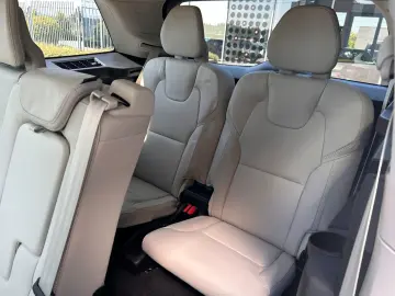 B5 AWD PLUS Bright 7sitze