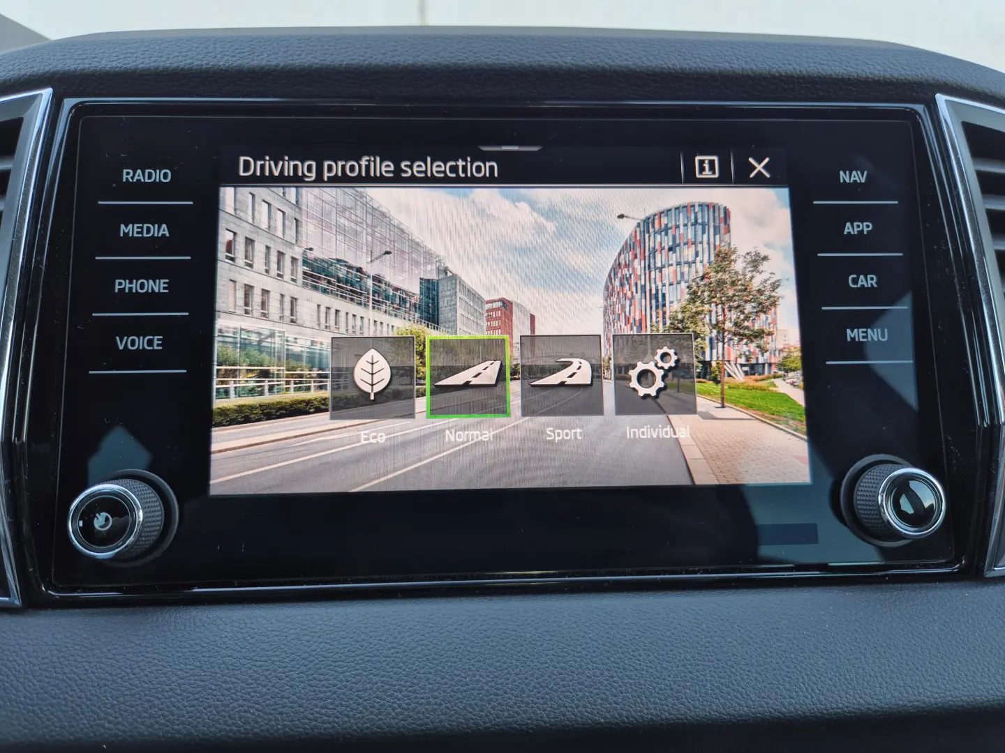 Skoda Karoq 1.5 TSI 150 CP DSG Style 2023