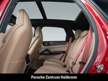 Cayenne GTS   Soft-Close BOSE