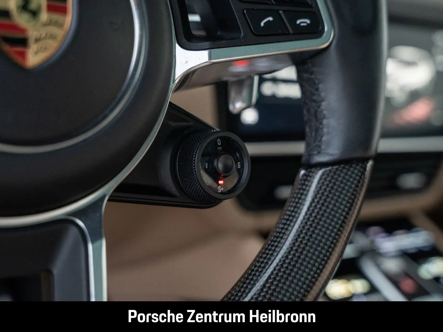 Cayenne GTS   Soft-Close BOSE