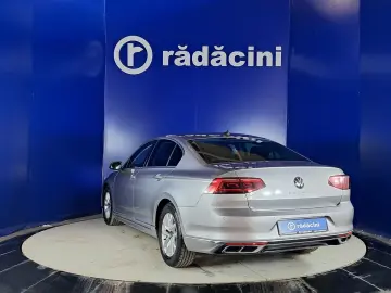 VOLKSWAGEN PASSAT COMFORTLINE R-LINE