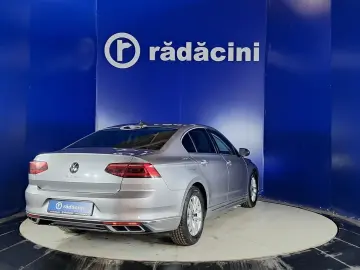 VOLKSWAGEN PASSAT COMFORTLINE R-LINE