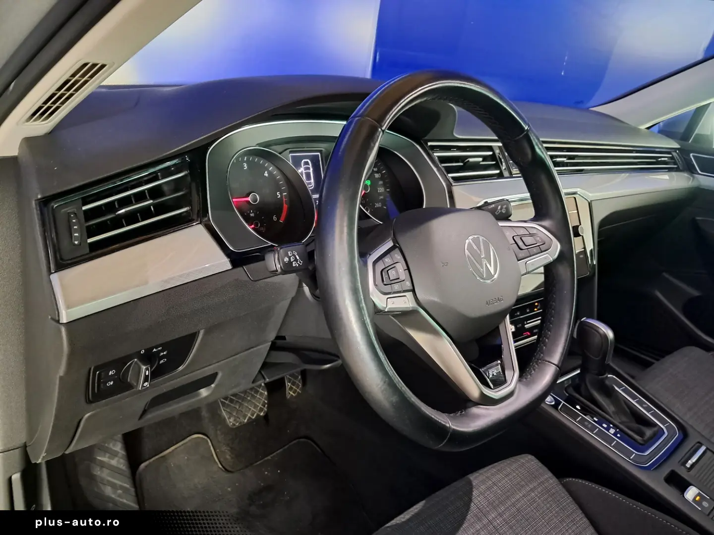 VOLKSWAGEN PASSAT COMFORTLINE R-LINE