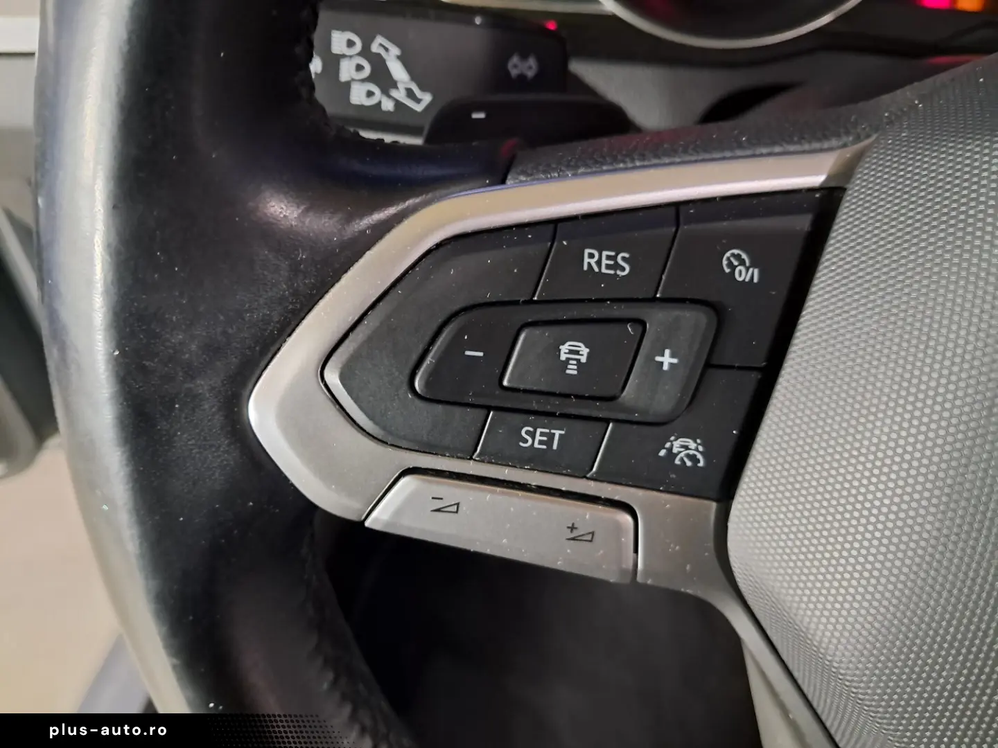 VOLKSWAGEN PASSAT COMFORTLINE R-LINE