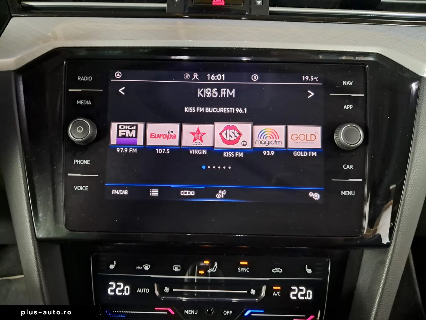 VOLKSWAGEN PASSAT COMFORTLINE R-LINE