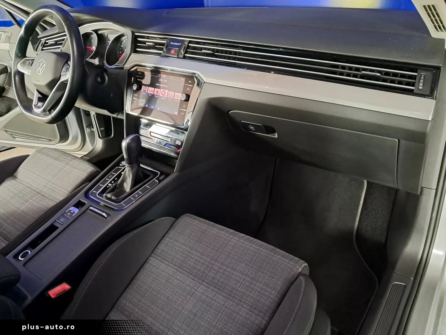 VOLKSWAGEN PASSAT COMFORTLINE R-LINE