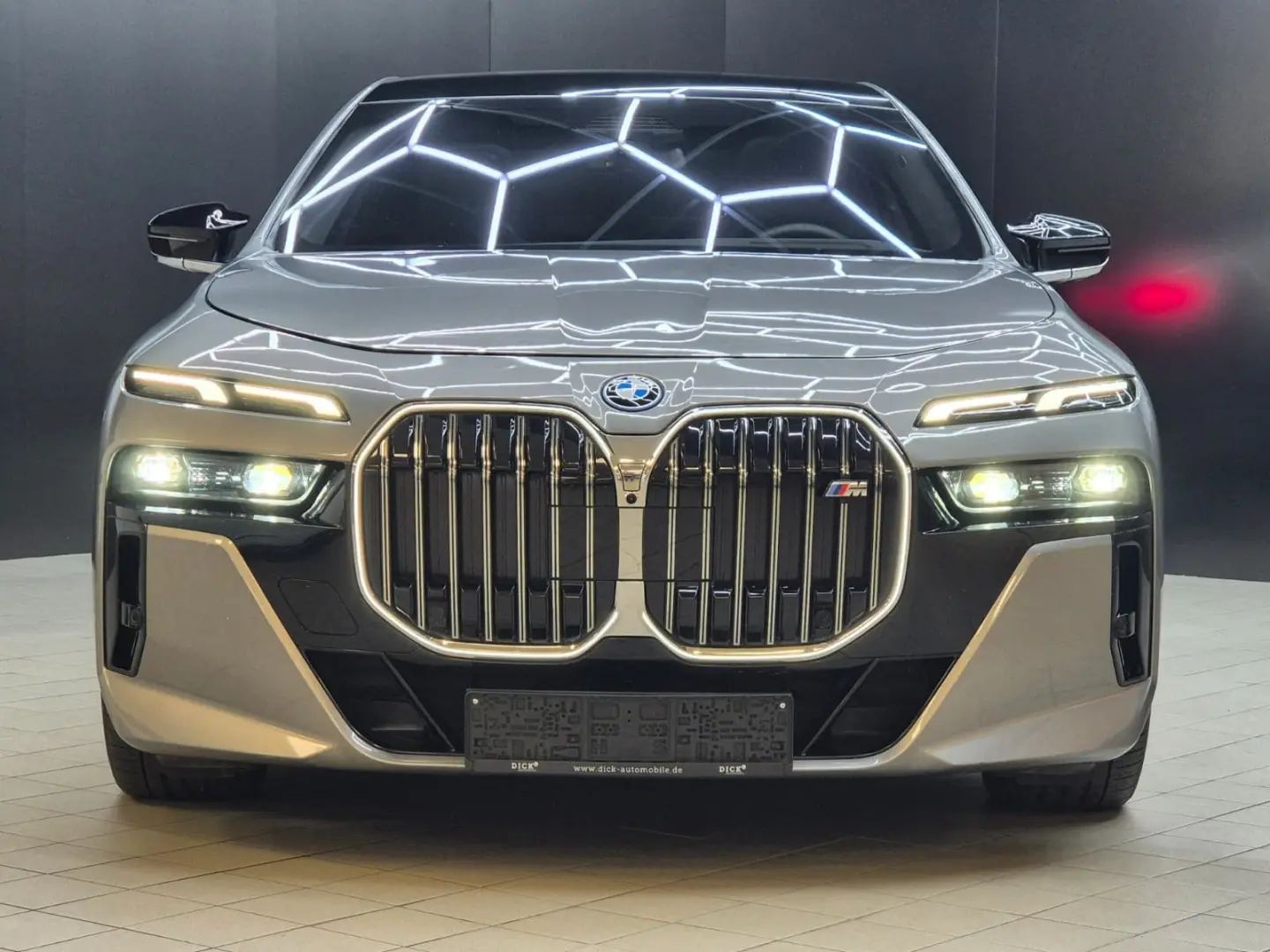 M760 e xDrive M Sport VIRTU MEMO PROF MASAGE 360