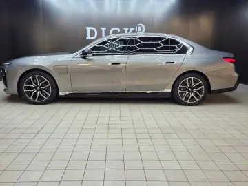 M760 e xDrive M Sport VIRTU MEMO PROF MASAGE 360