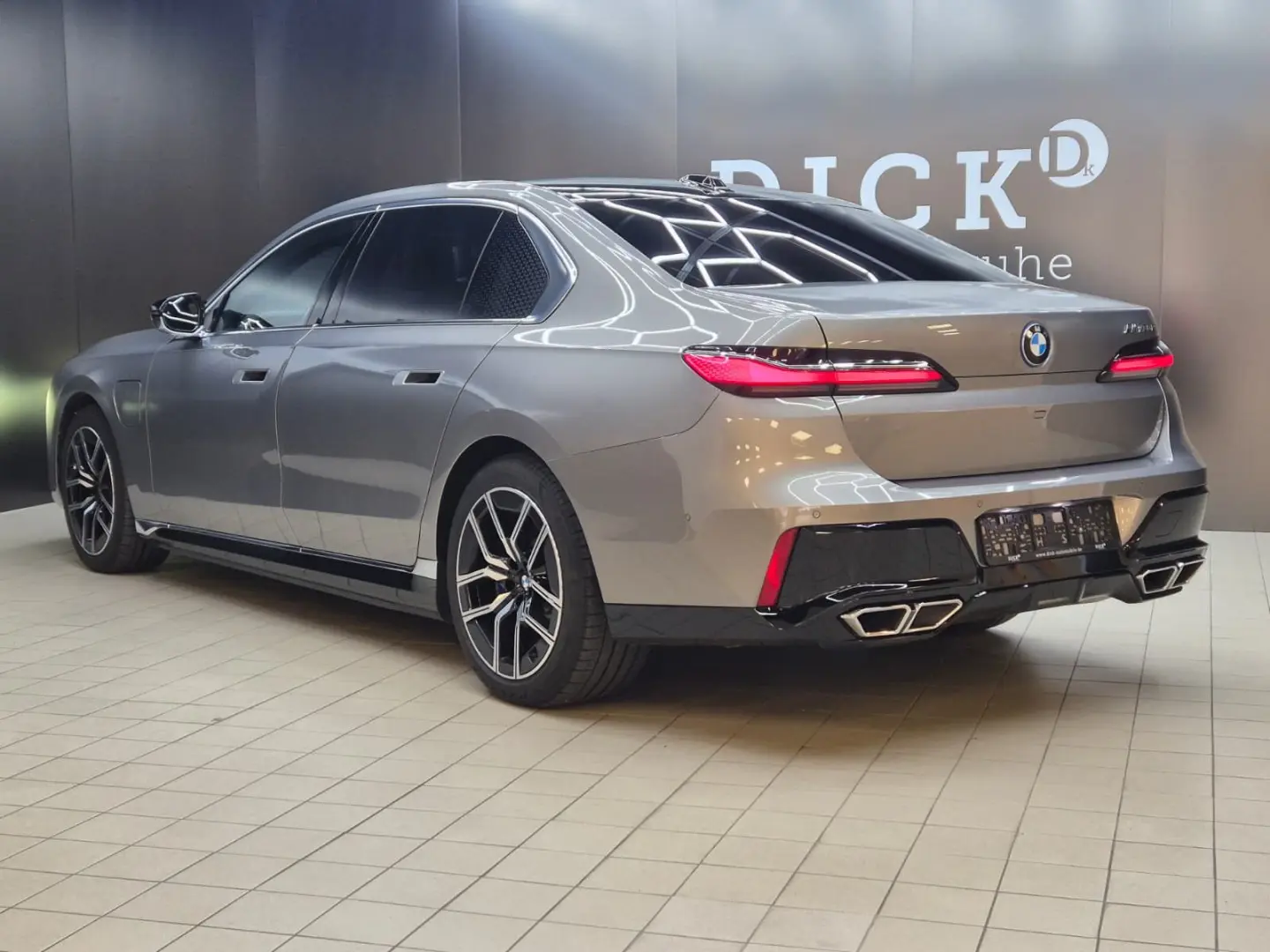 M760 e xDrive M Sport VIRTU MEMO PROF MASAGE 360