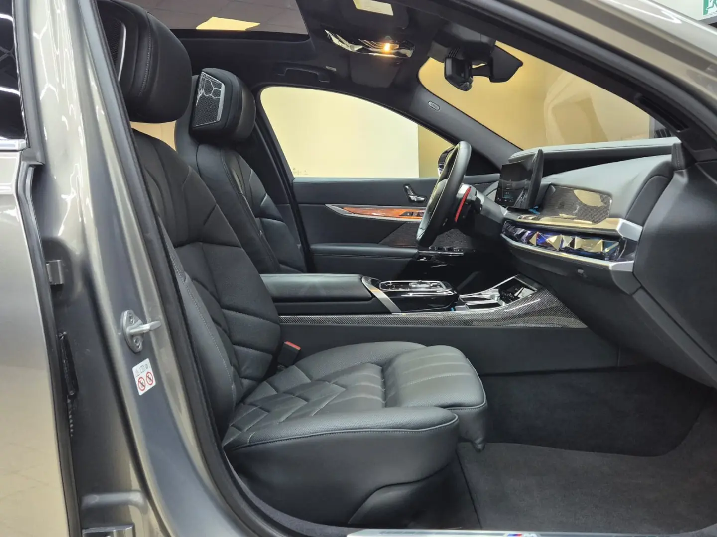 M760 e xDrive M Sport VIRTU MEMO PROF MASAGE 360