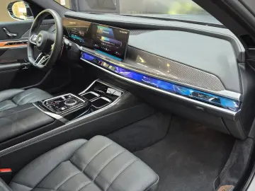 M760 e xDrive M Sport VIRTU MEMO PROF MASAGE 360