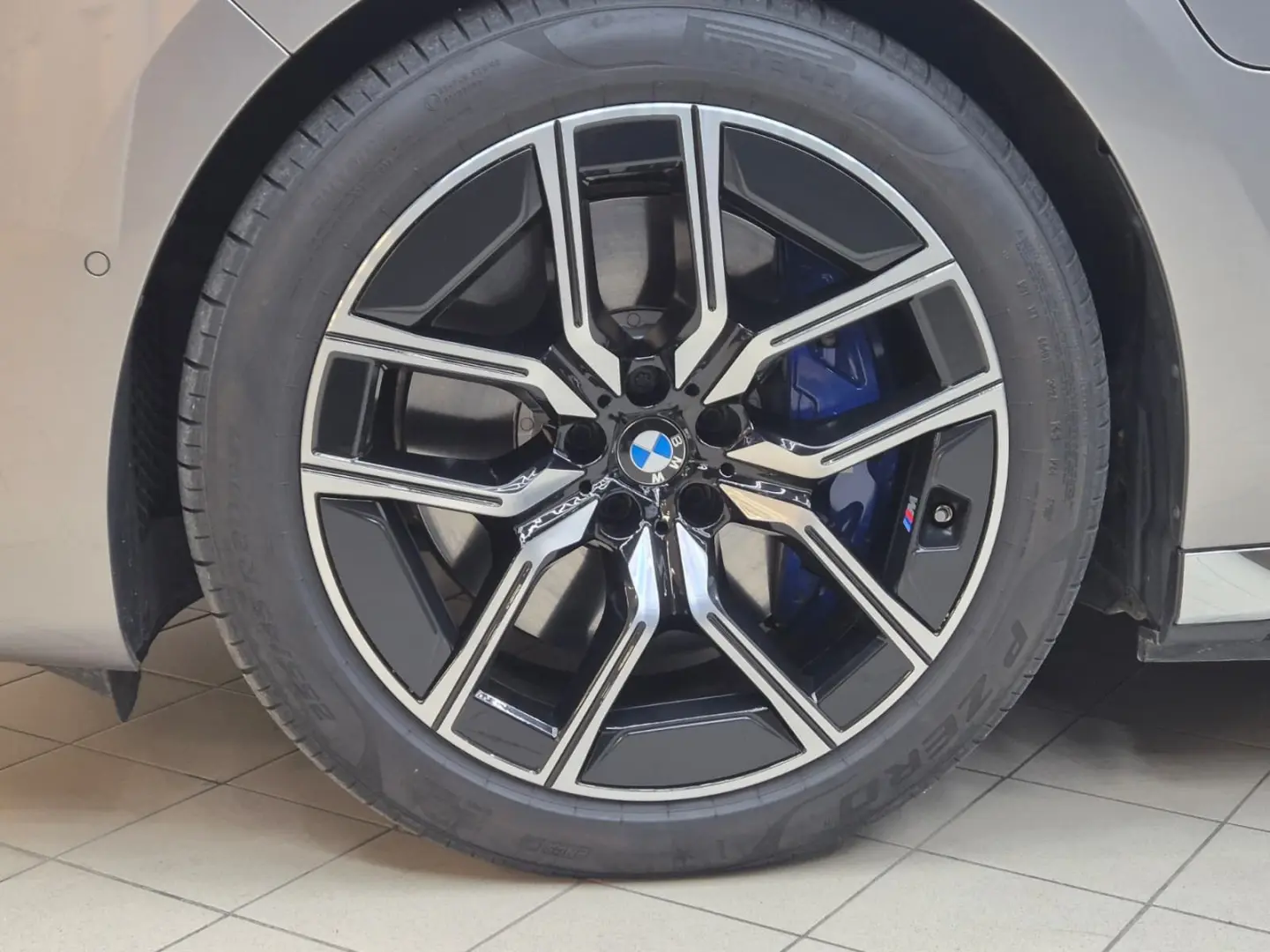 M760 e xDrive M Sport VIRTU MEMO PROF MASAGE 360