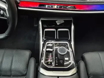 M760 e xDrive M Sport VIRTU MEMO PROF MASAGE 360