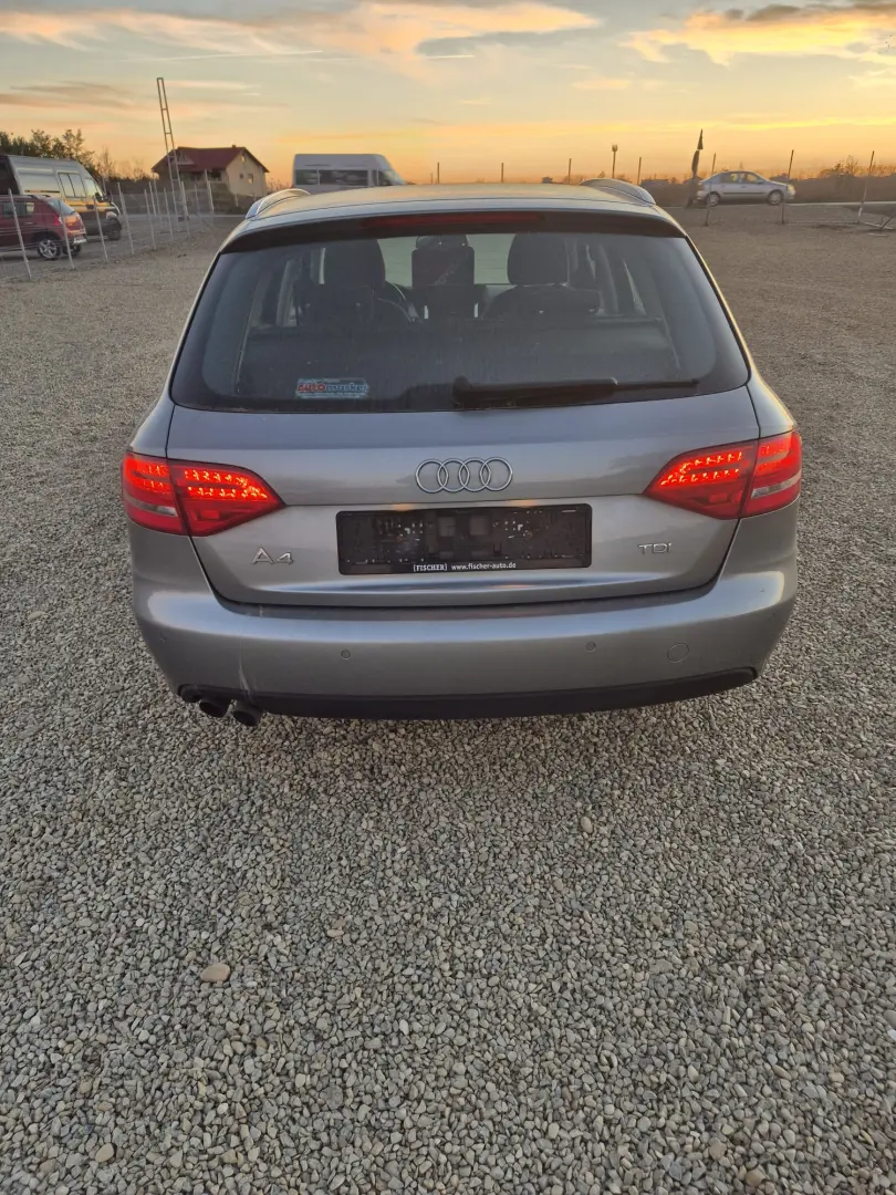 Audi A 4   2012  2.0 diesel  automat