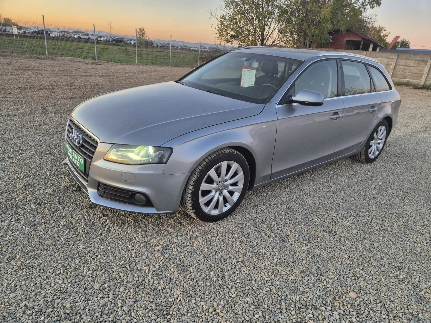 Audi A 4   2012  2.0 diesel  automat