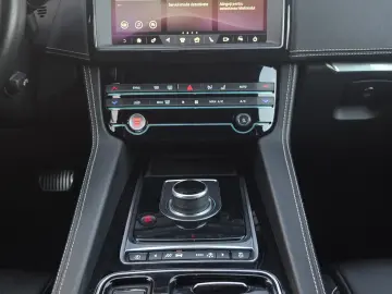Jaguar F-Pace 2.0d R-Sport AWD – 180 CP   2019   Euro 6