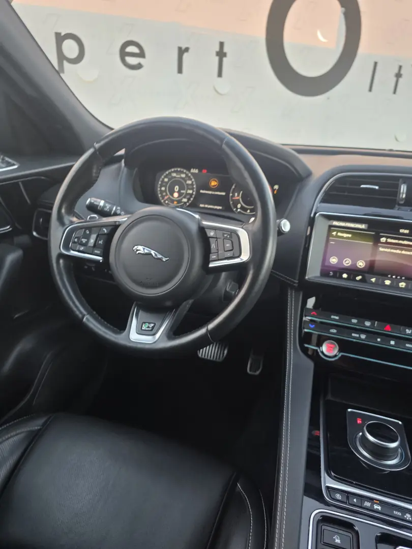 Jaguar F-Pace 2.0d R-Sport AWD – 180 CP   2019   Euro 6