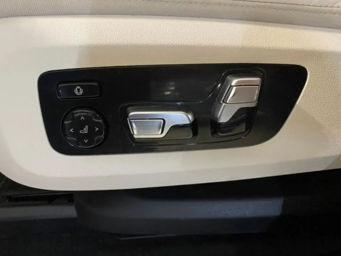 X7 xDrive 40d HUD StandHZG AHK Pano Navi Leder H