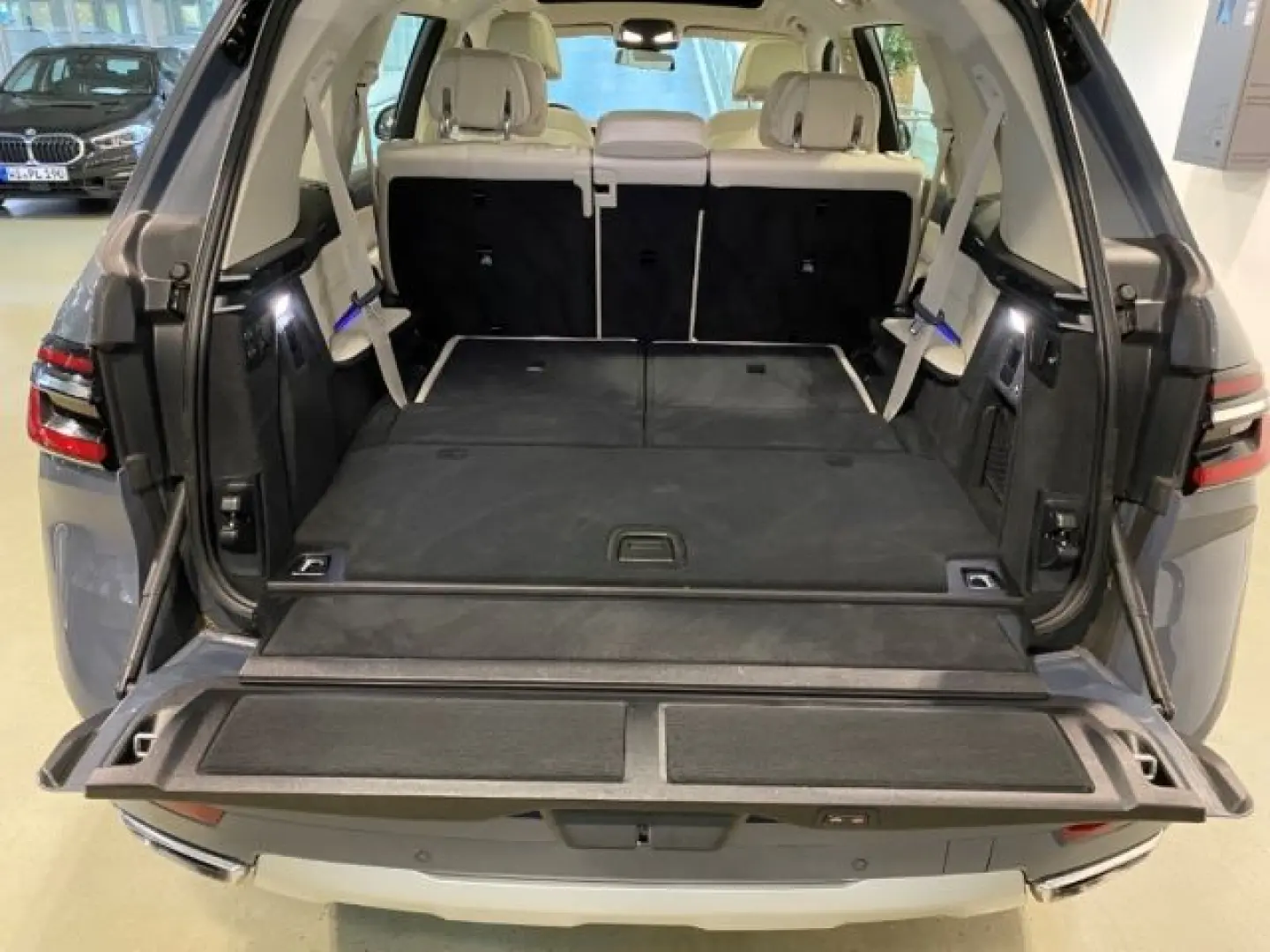 X7 xDrive 40d HUD StandHZG AHK Pano Navi Leder H