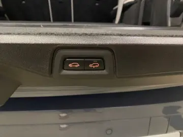 X7 xDrive 40d HUD StandHZG AHK Pano Navi Leder H