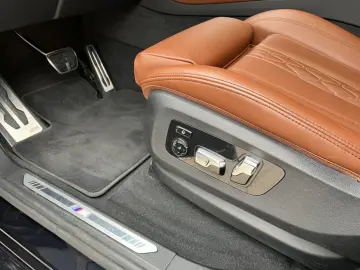 X7 xDrive40i M-Sport AHK Iconic Glow 360