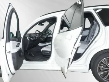 X5 xDrive30d  € 1.190 Zubehörbonus M Sport AHK