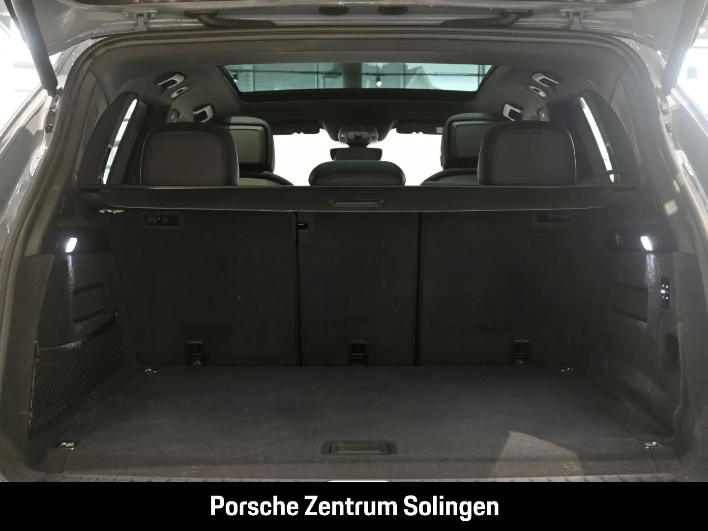 Cayenne E-Hybrid AHK INNO 22'' HD BOSE