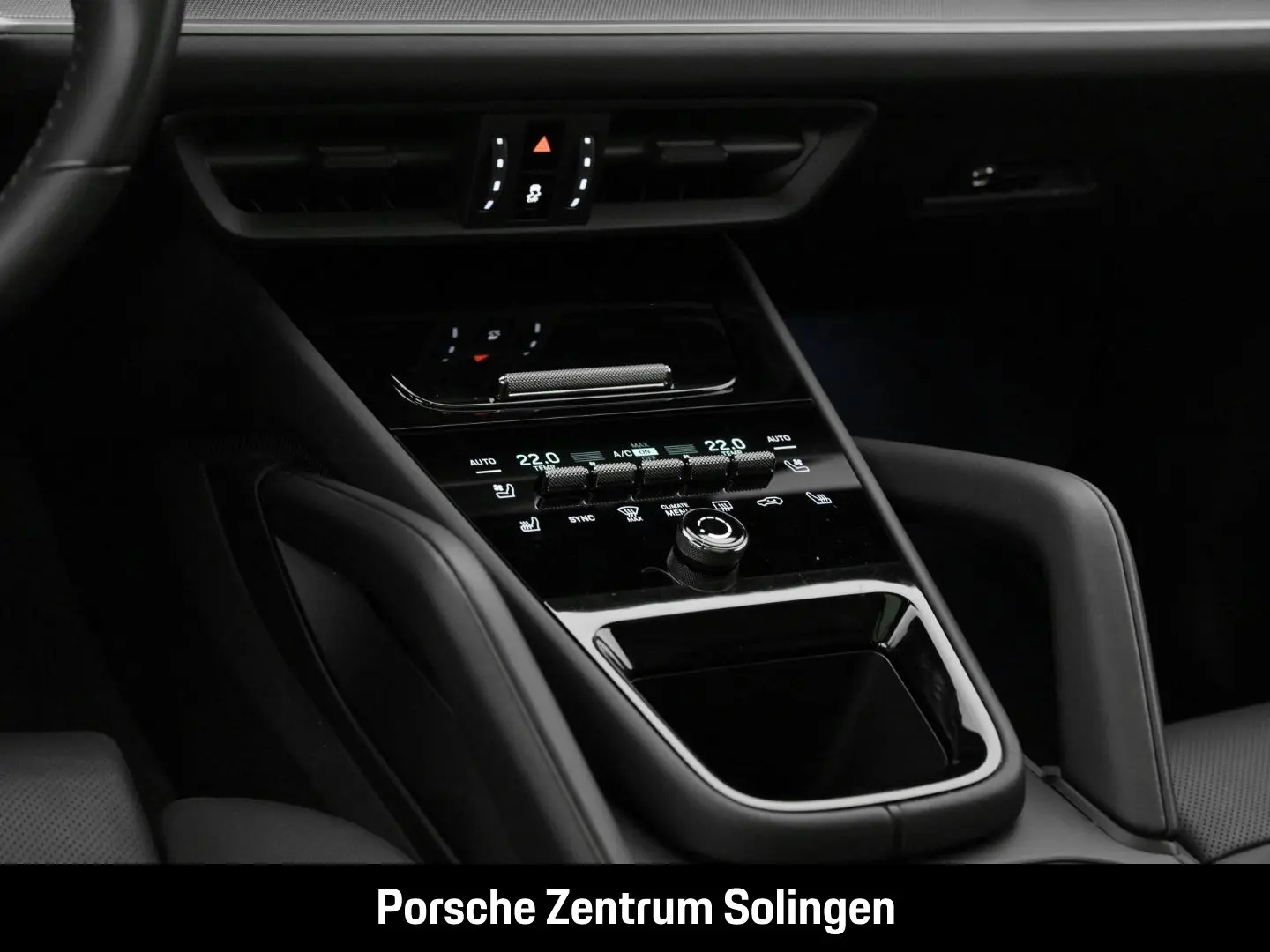 Cayenne E-Hybrid AHK INNO 22'' HD BOSE