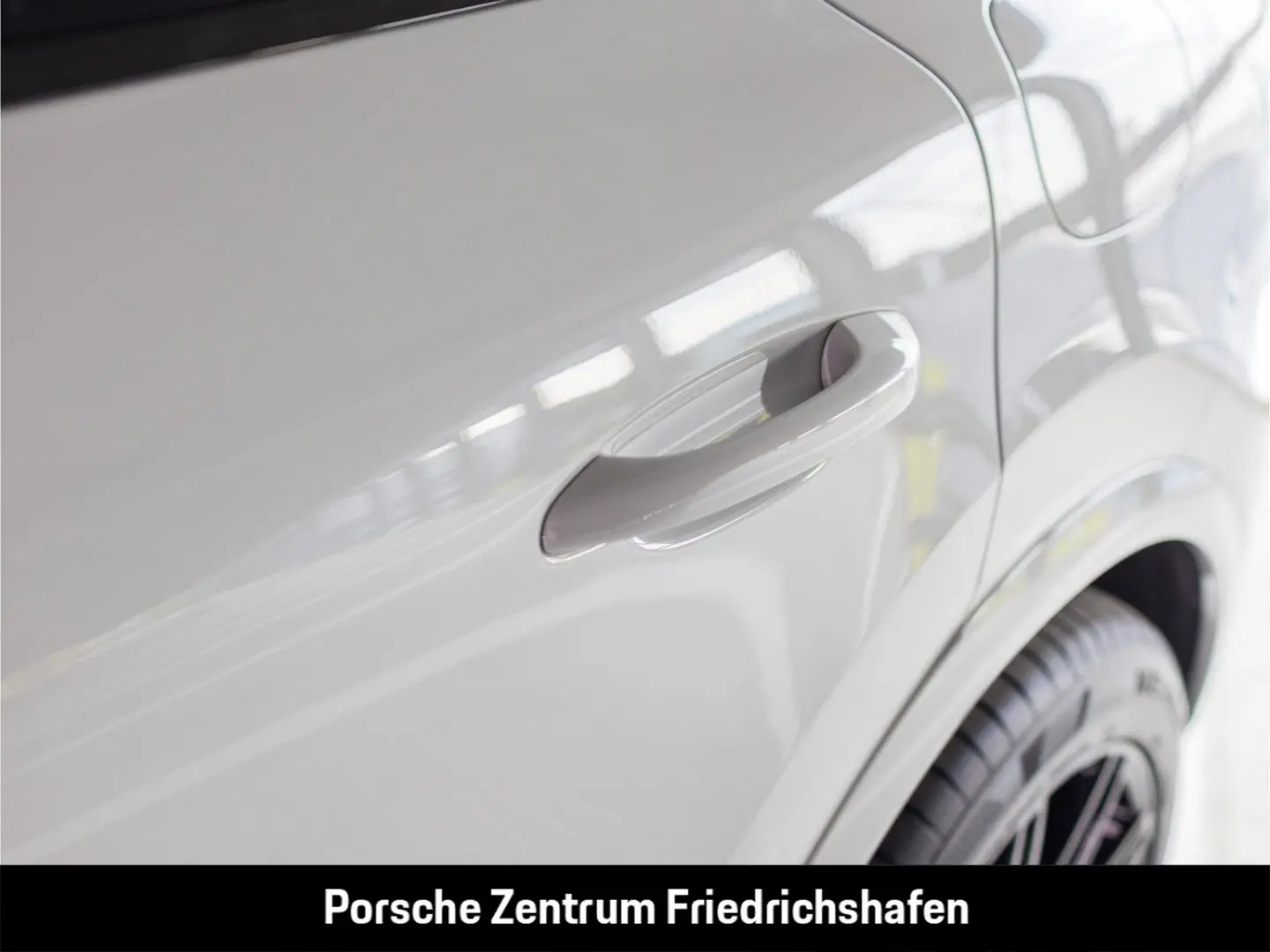 Cayenne E-Hybrid BOSE LED-Matrix Panoramadach