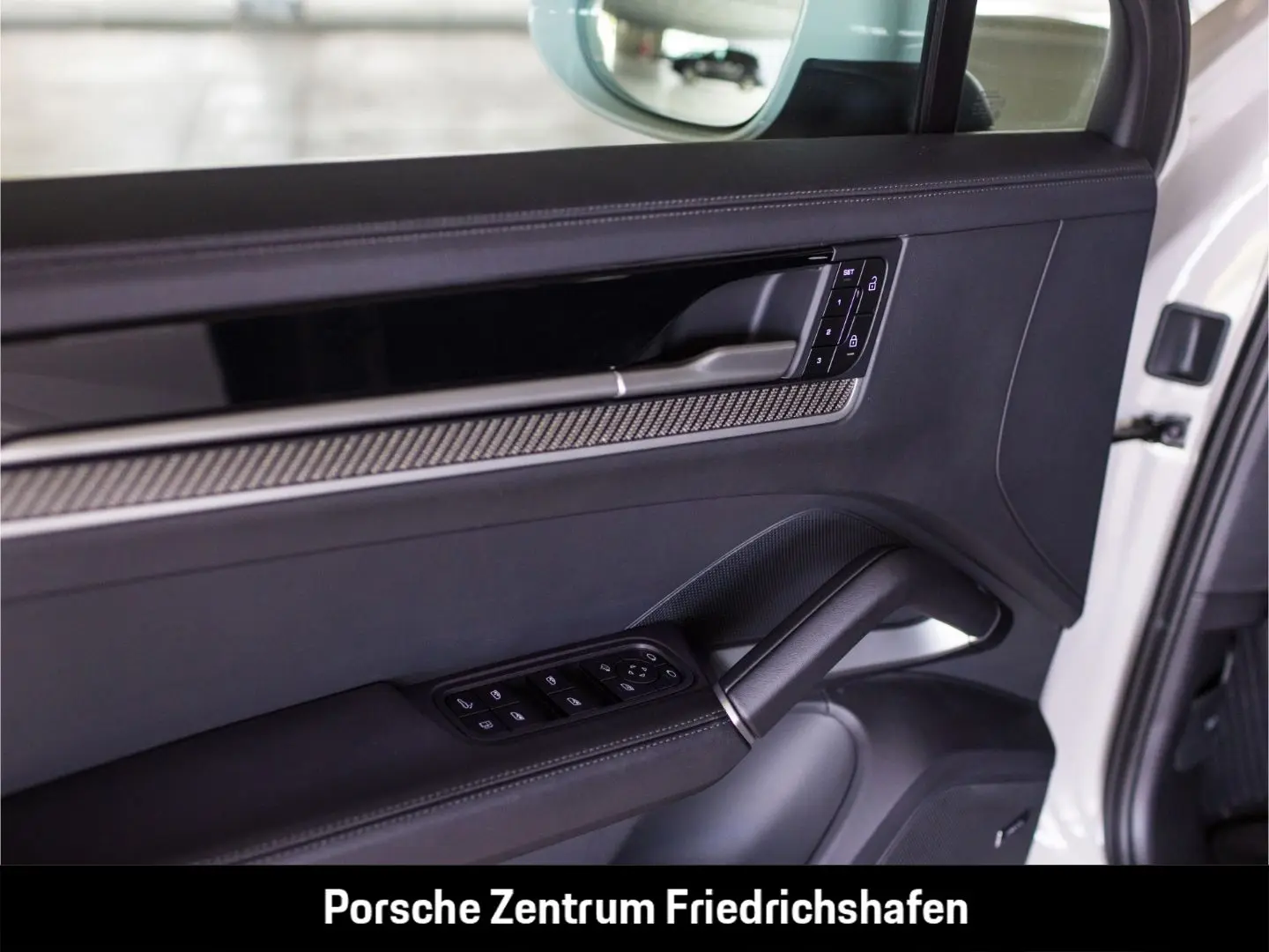 Cayenne E-Hybrid BOSE LED-Matrix Panoramadach